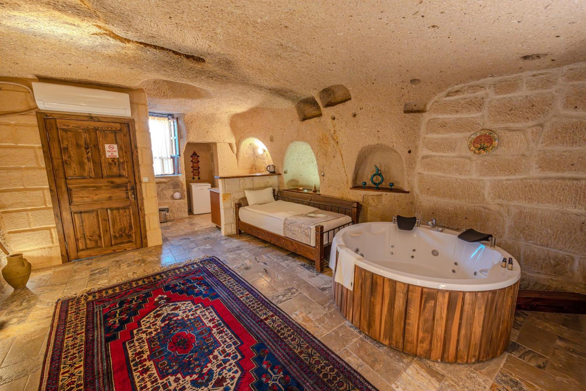 Osmanbey Cave House Hotel 3*